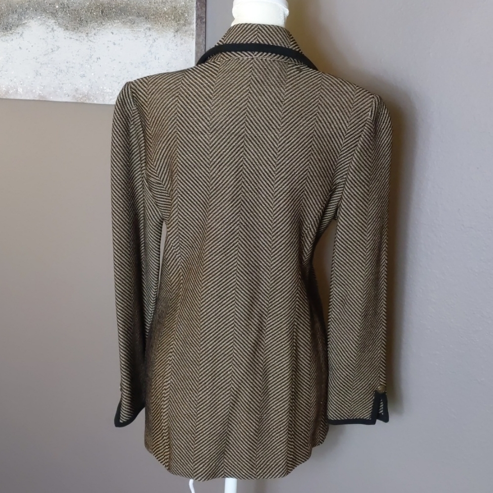 St. John Collection by Marie Gray Blazer - Picture 6 of 7